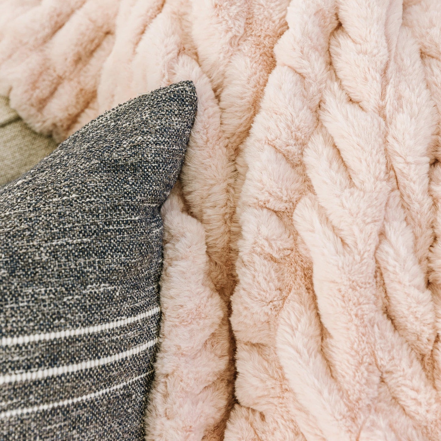 Blossom Pink Chic Blanket